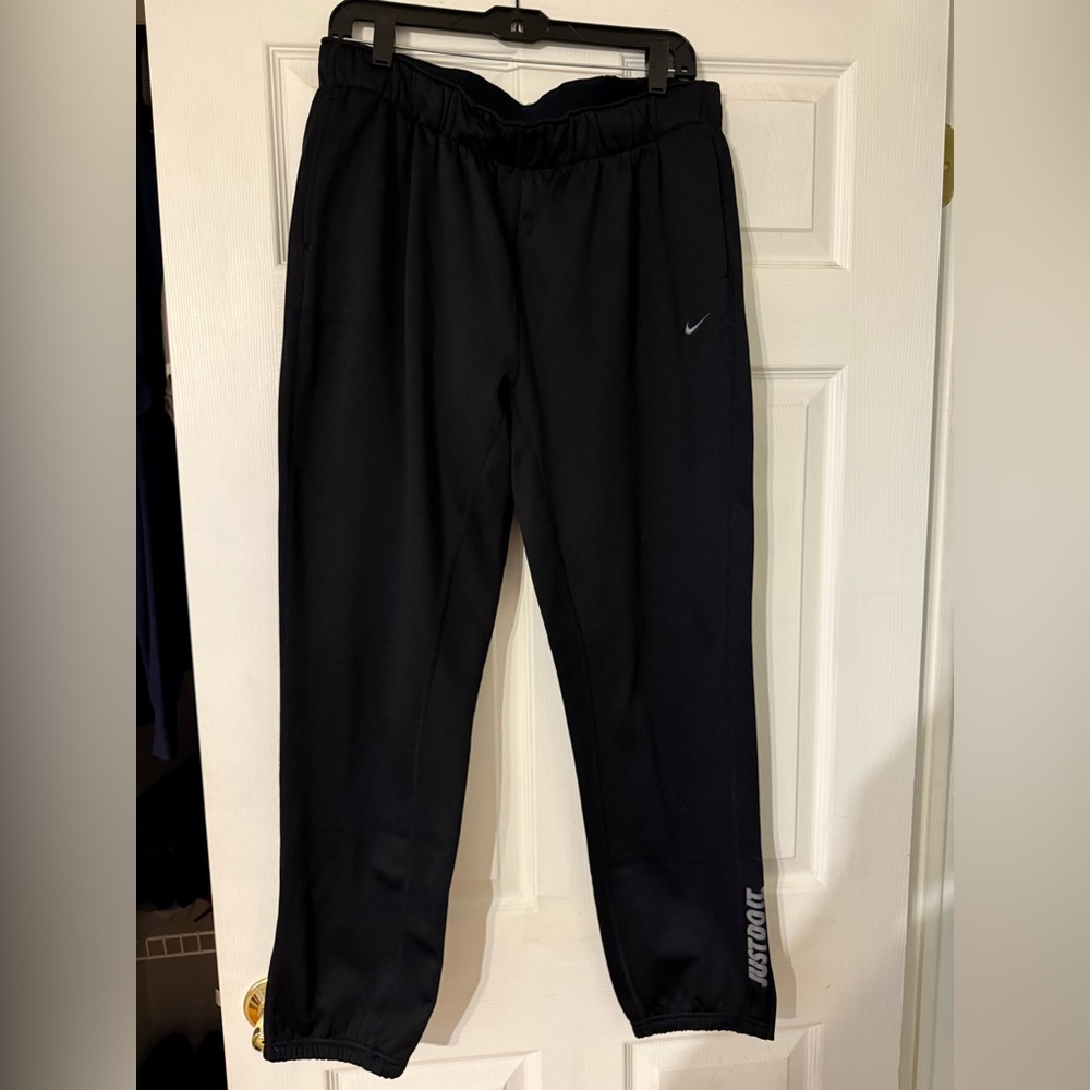 Nike Womens Black Joggers Therma Fit size large